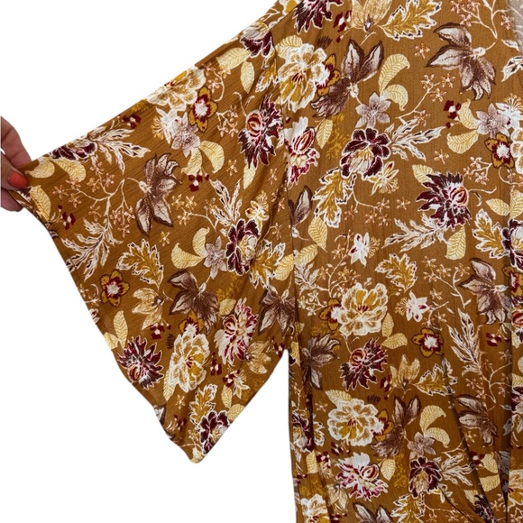 NWT #FALL2025🍁 Neutral Floral Tie Front Top. 2x Plus #CL - Picture 2 of 6